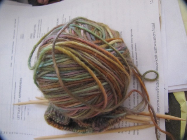 The yarn for the armwarmers